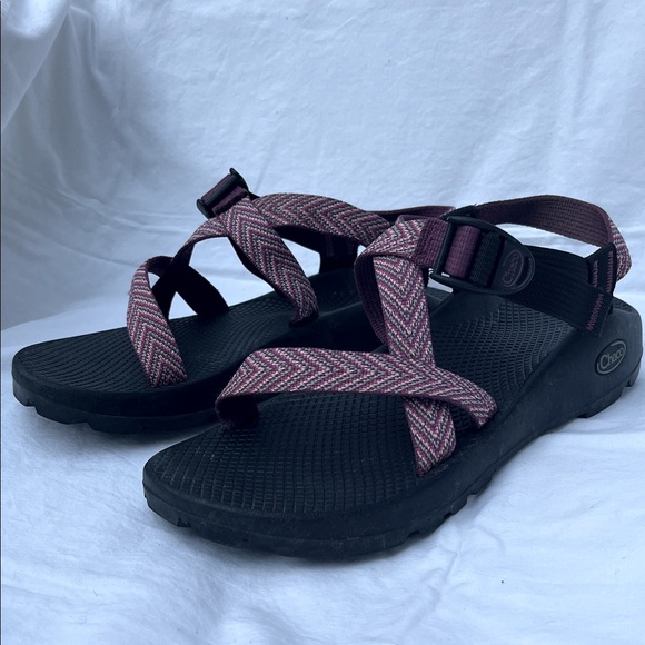 Women's Chacos pink strappy sandals sz 9 - Picture 2 of 13